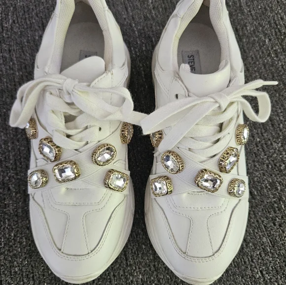 ✨️STEVE MADDEN MARYANNA WHITE CHUNKY SNEAKERS SIZE 6✨️ - Picture 2 of 9